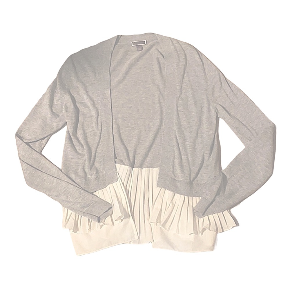 NWOT Chelsea28 Gray Ruffle Trim Cardigan